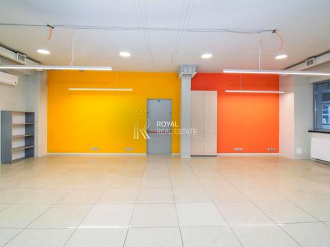 комерційна за адресою Спортивна пл., 1