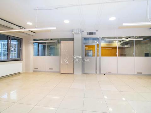 комерційна за адресою Спортивна пл., 1