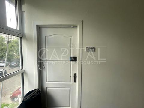 комерційна за адресою Юрія Іллєнка вул. (Мельникова), 5