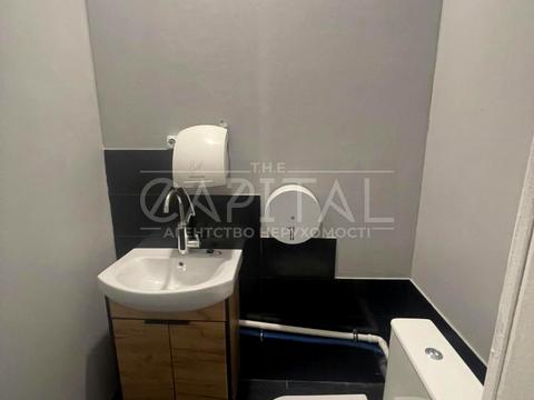 комерційна за адресою Юрія Іллєнка вул. (Мельникова), 5