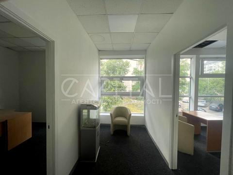 комерційна за адресою Юрія Іллєнка вул. (Мельникова), 5