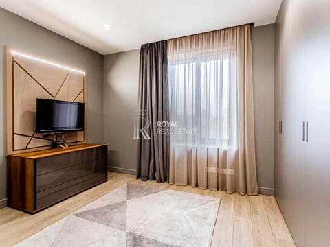 будинок за адресою 8-ма Абрикосова вул.