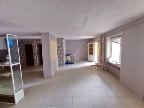 комерційна за адресою Робоча вул., 75