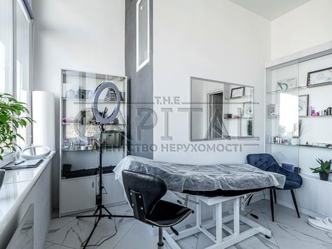 комерційна за адресою Дніпровська набережна вул., 14-А