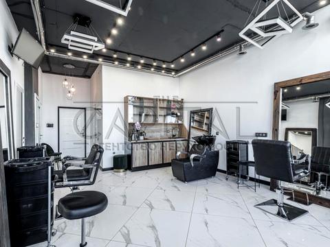 комерційна за адресою Дніпровська набережна вул., 14-А