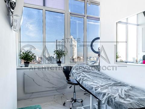 комерційна за адресою Дніпровська набережна вул., 14-А