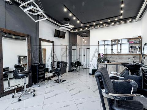 комерційна за адресою Дніпровська набережна вул., 14-А