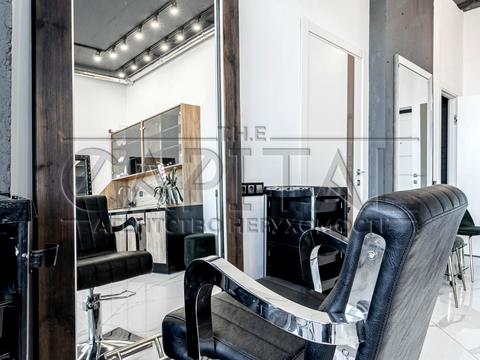 комерційна за адресою Дніпровська набережна вул., 14-А