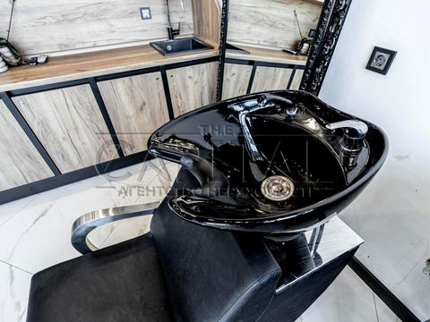 комерційна за адресою Дніпровська набережна вул., 14-А