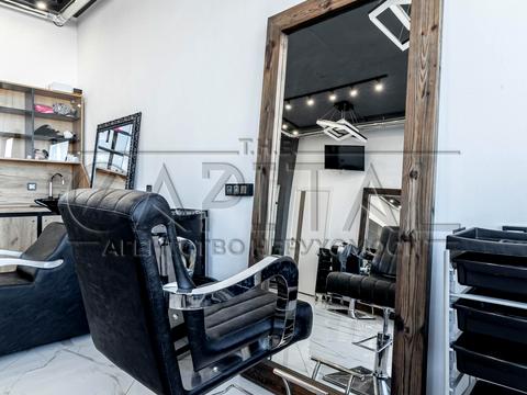 комерційна за адресою Дніпровська набережна вул., 14-А