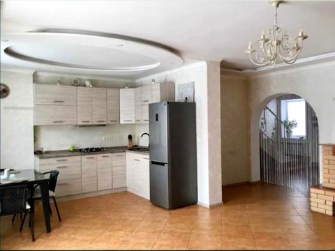 будинок за адресою Юності вул.