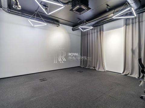 комерційна за адресою Антоновича вул. (Горького), 74-78