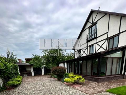 будинок за адресою Богатирська вул., 32