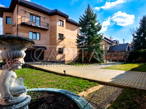 будинок за адресою с. Вишеньки, Кар'єрна вул.