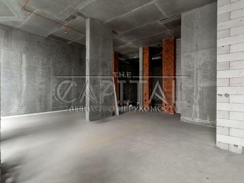 комерційна за адресою Ревуцького вул., 40-В