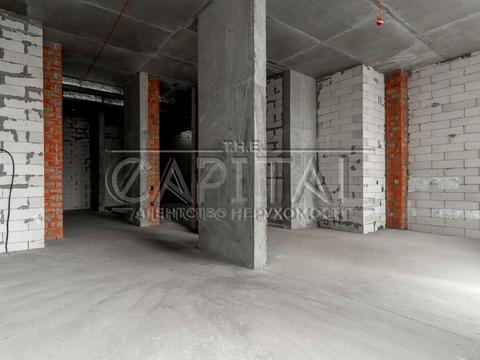 комерційна за адресою Ревуцького вул., 40-В