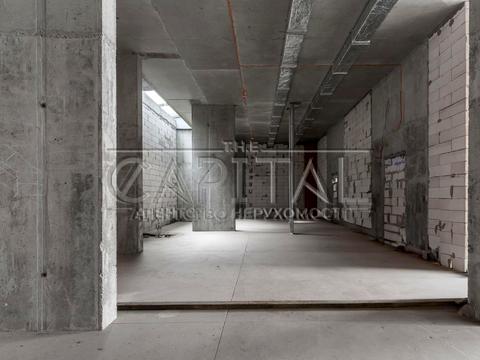 комерційна за адресою Ревуцького вул., 40-В