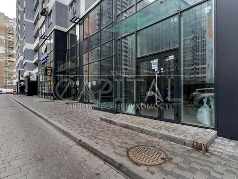 комерційна за адресою Ревуцького вул., 40-В