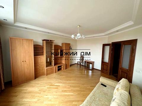 квартира за адресою Голосіївський просп. (40-річчя Жовтня), 30-В