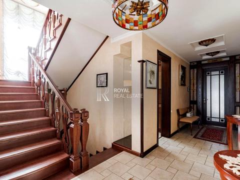 будинок за адресою Лютнева вул.