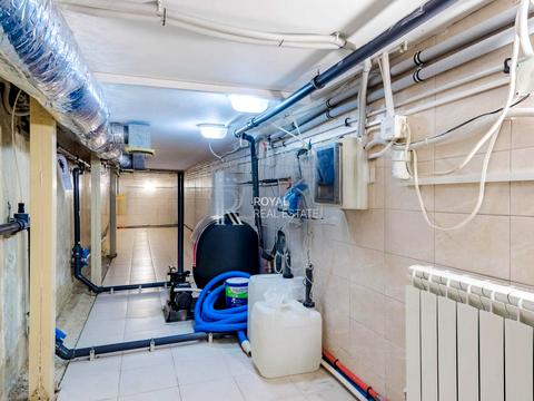 будинок за адресою Лютнева вул.