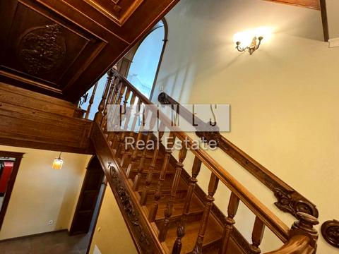 будинок за адресою Центральна вул.