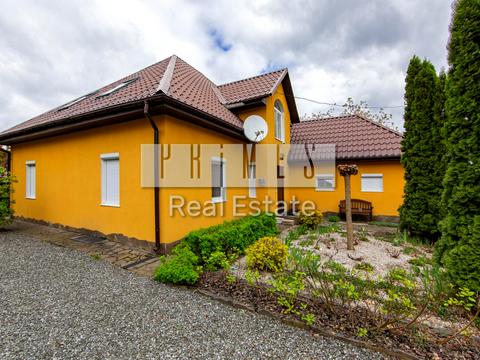 будинок за адресою Центральна