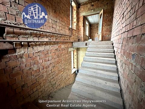 комерційна за адресою Чернівці, Ярослава Мудрого вул. (Моріса Тореза), 31-А