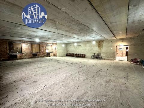 комерційна за адресою Чернівці, Ярослава Мудрого вул. (Моріса Тореза), 31-А