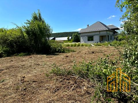 ділянка за адресою с. Невицьке, Парадний