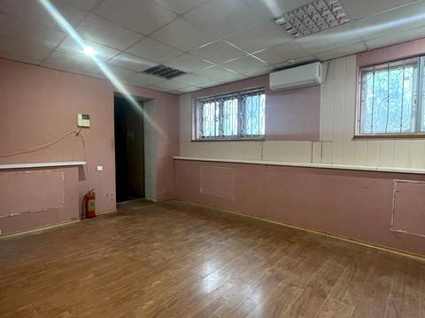 комерційна за адресою Авіаконструктора Антонова вул., 37