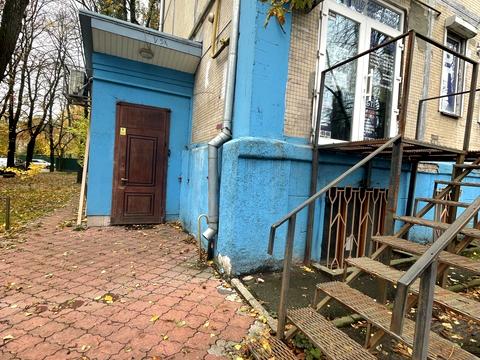 комерційна за адресою Авіаконструктора Антонова вул., 37