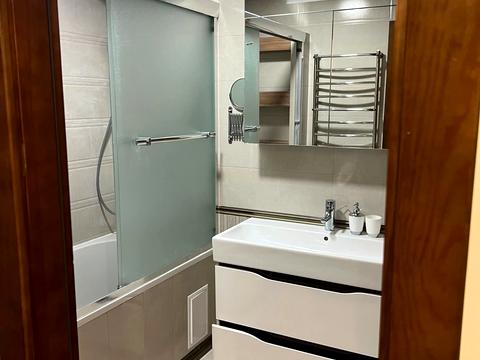 квартира за адресою Коновальця вул., 5