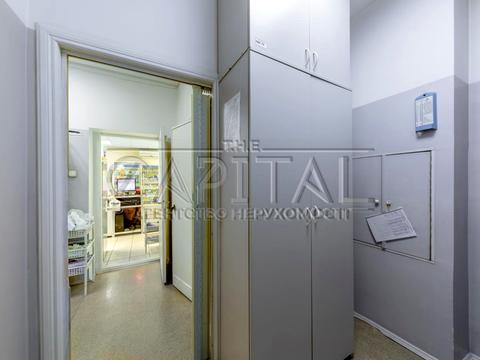 коммерческая по адресу Любомира Гузара просп. (Космонавта Комарова), 38-А