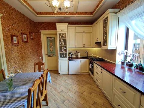 будинок за адресою Молодіжна вул.