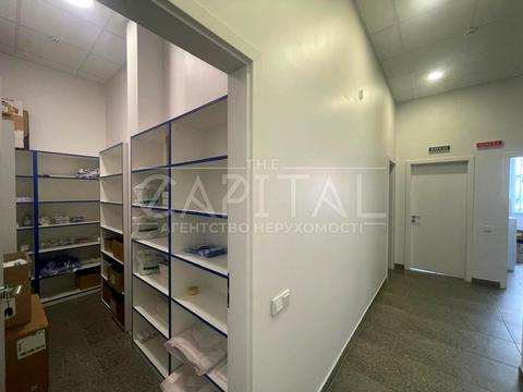 комерційна за адресою Практична вул., 2