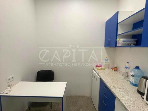 комерційна за адресою Практична вул., 2