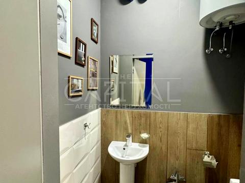 коммерческая по адресу Днепровская набережная ул., 18