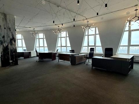 комерційна за адресою Кловський узвіз, 7