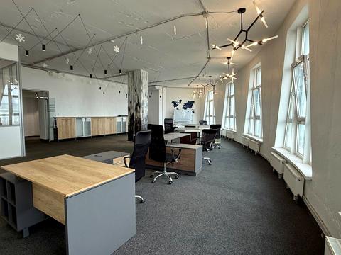 комерційна за адресою Кловський узвіз, 7