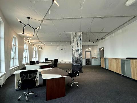 комерційна за адресою Кловський узвіз, 7