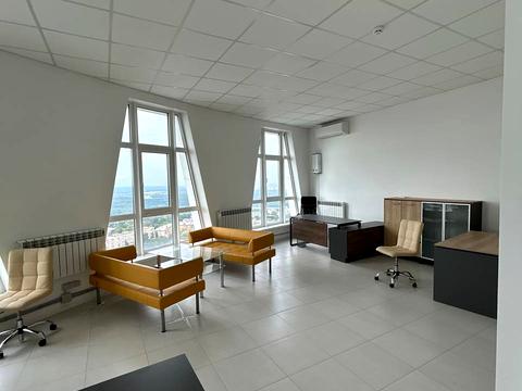 комерційна за адресою Кловський узвіз, 7