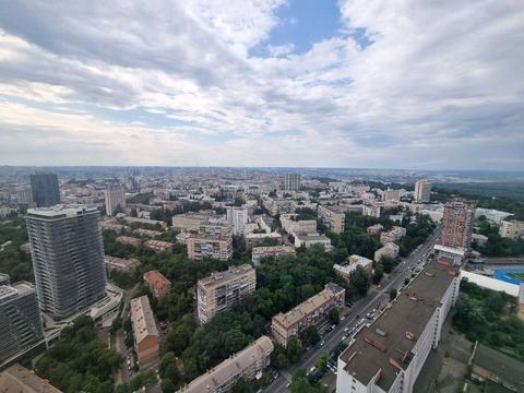 комерційна за адресою Кловський узвіз, 7