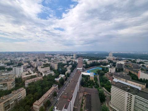 комерційна за адресою Кловський узвіз, 7