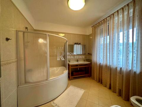 дом по адресу Лесі Українки