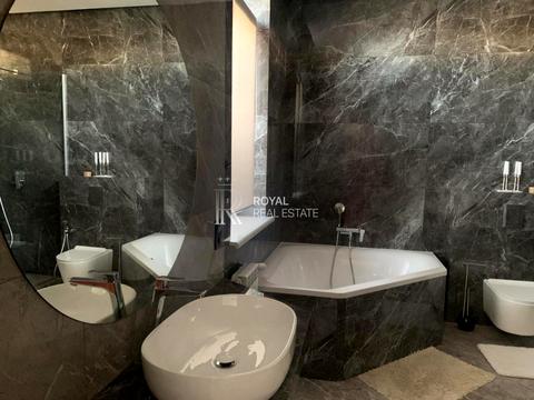 будинок за адресою Миколи Міхновського бульв. (Дружби Народів)