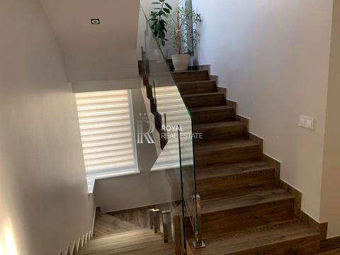 будинок за адресою Миколи Міхновського бульв. (Дружби Народів)