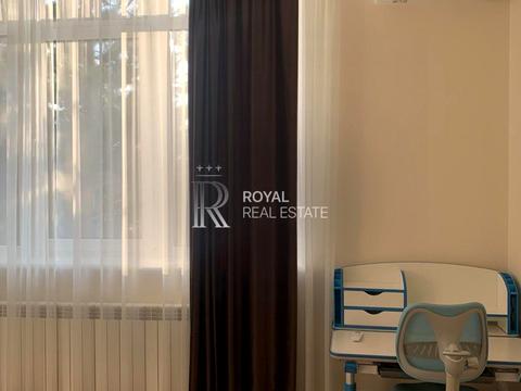 будинок за адресою Миколи Міхновського бульв. (Дружби Народів)