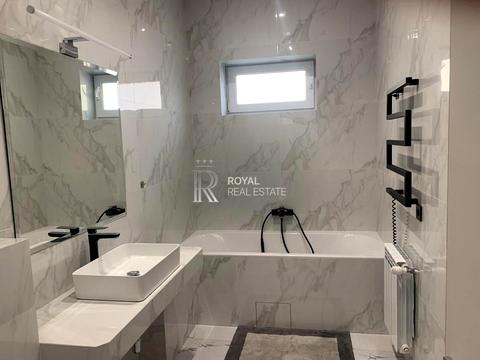 будинок за адресою Миколи Міхновського бульв. (Дружби Народів)