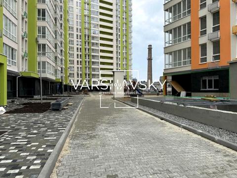 комерційна за адресою Олеся Бердника вул., 1